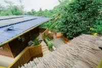 Vafi Hills Bed and Breakfast Hotels near Samal