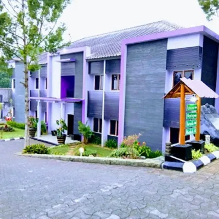 Signature Hotel Cipanas