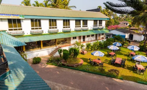 Graciano Cottages Hotels in Colva
