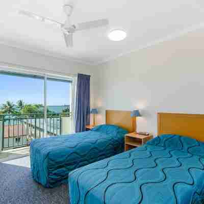 Madison Ocean Breeze Apartments Rooms