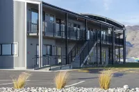 Harvest Park Studios Отели рядом с достопримечательностью «Скотт Бейс Вайнярд»