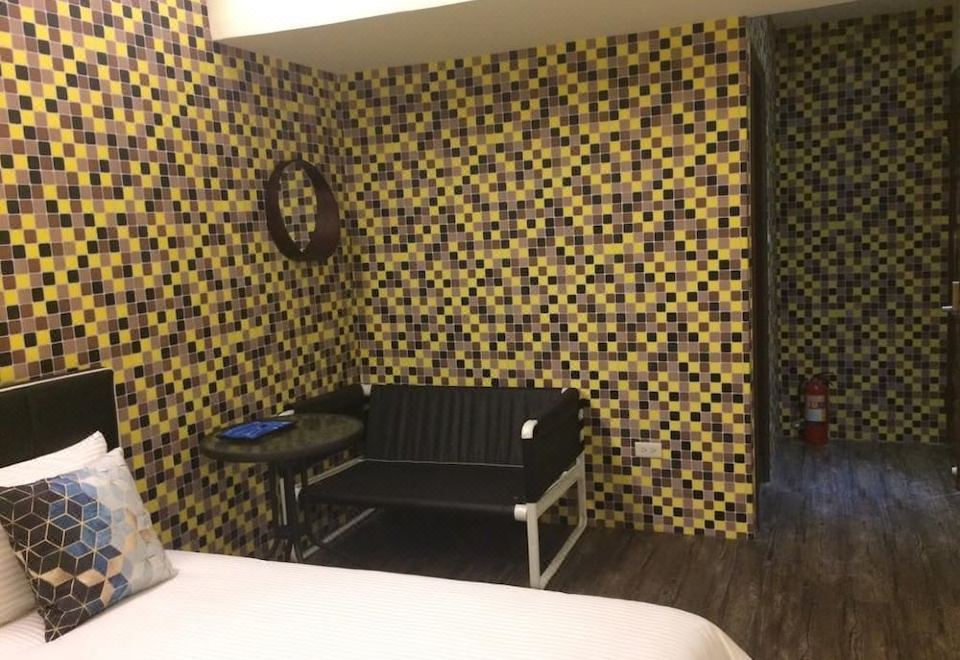 1. 트래블러 스테이..