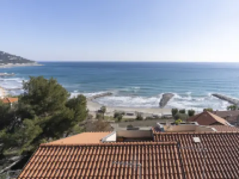 Caterina 迪安道爾濱海酒店