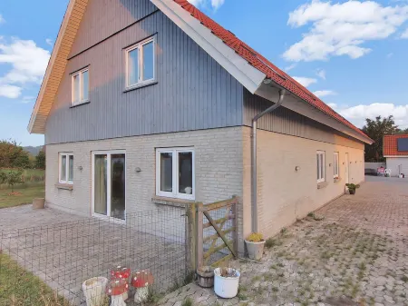 "Ettie" - 6km from the Sea