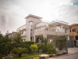 Canadian Inn Islamabad