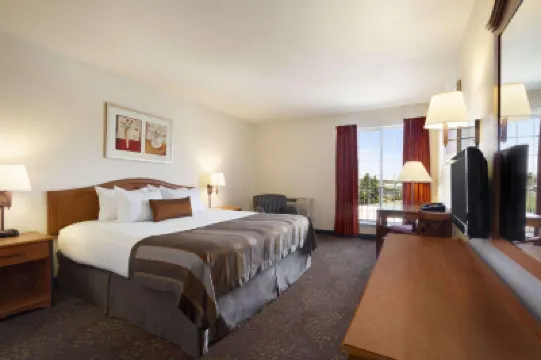 Ramada by Wyndham SeaTac Airport Hotels in 