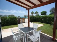 Dolce Mare 2 - Sea Front Apartment - Large Terrace - Wifi and Private Parking