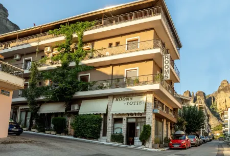 Toti Boutique Rooms Отели рядом с достопримечательностью «Монастырь Святого Стефана»