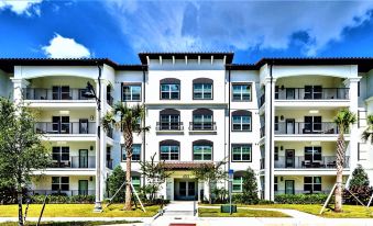 Vista Cay Resort by Millenium at Universal Blvd.