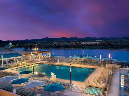 Aquarius Casino Resort Отели в г. Лафлин