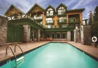 Pinnacle Hotel Whistler