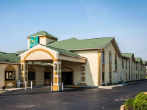 Quality Inn Franklin I-65 Hotels in Needham Township