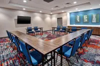 Hampton Inn by Hilton Paris - parking