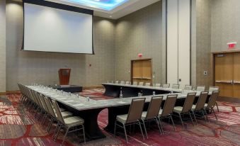 DoubleTree by Hilton Evansville