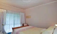 Olive Rabbit - Boutique Bed & Breakfast - Parkering