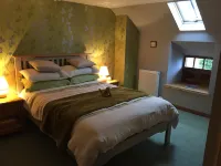 Lodge at Lochside Hotels in Alyth