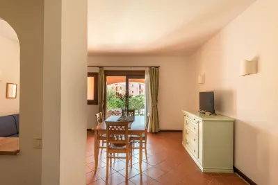 Charming Small Villa 4VIN Bella villetta Sleeps 4 with pool