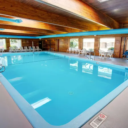 Country Inn & Suites by Radisson, Traverse City, MI