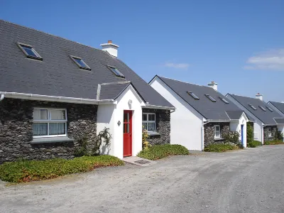 Seaside Cottages Hotels near Charlie Chaplin Statue