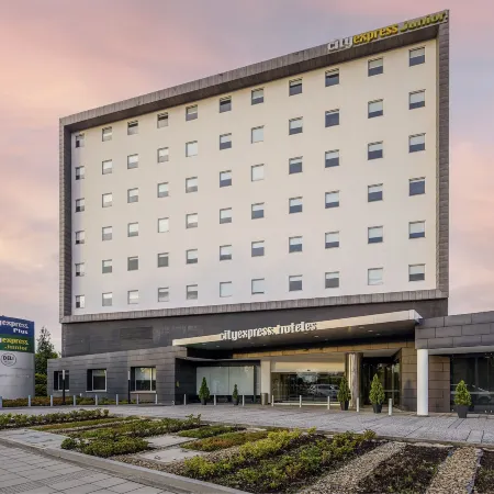 City Express Junior by Marriott Bogota Aeropuerto Отели рядом с достопримечательностью «Энгавита»