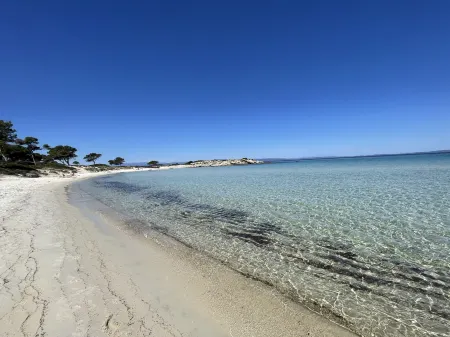 Stylish Maisonette with 3 Bedrooms in Vourvourou, Greece Отели в г. Sithonia