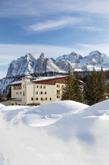 B&B Hotel Passo Tre Croci Cortina Отели в г. 
