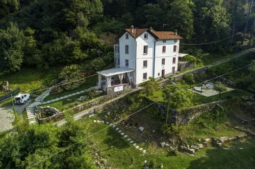 Essentia Guest House Hotels in Torno