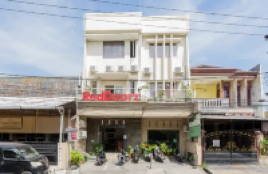 RedDoorz @ Raya Ngagel 2 Hotels in Surabaya