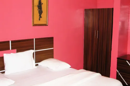 Londa Hotel and Suites - Double