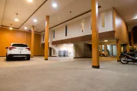 アット ホーム アット ウドン - 駐車場
