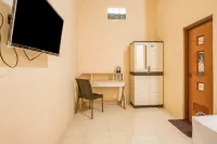 RedDoorz Syariah Near Kebon Rojo Park Blitar