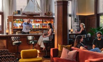 1. 호크스톤, 로이..