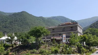 Jeongseon Gariwangsan Pension Hotels near Ararichon Folk Village