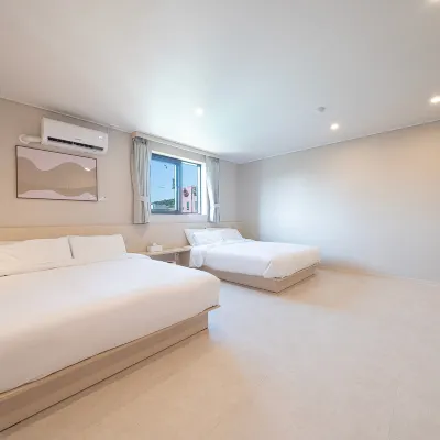 Ansan Walkers Hotel by Cozy Hotels near Danwon Sculpture Park