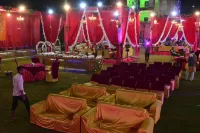 Mukhiya Garden Hotel di Radha Kund