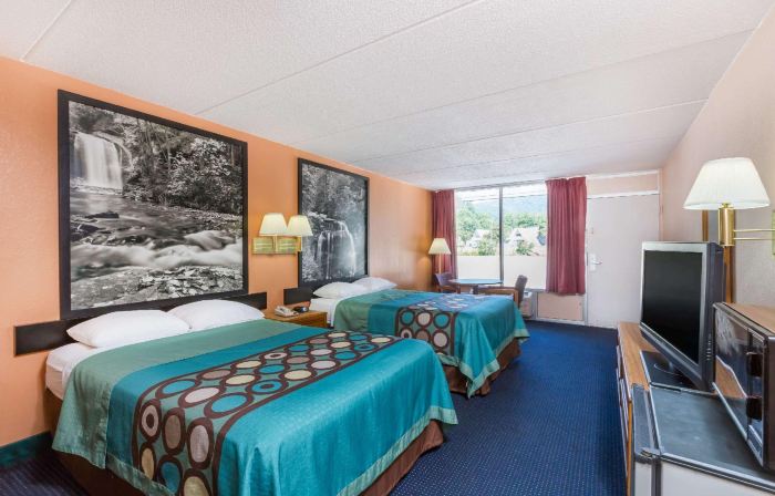 Super 8 by Wyndham Black Mountain
