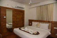 Hotel Girija Sunrise 300 Meter from Baba Dham Temple