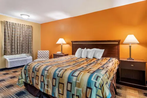 Econo Lodge - Moteles