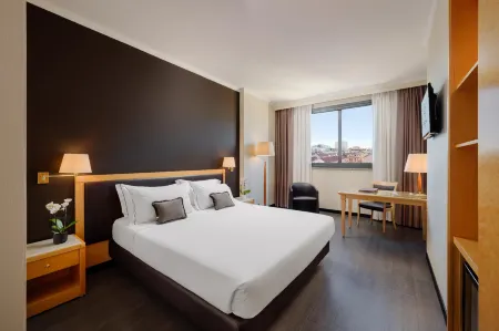 City Life Hotel Poliziano, by R Collection Hotels Отели рядом с достопримечательностью «Torre Diamante»