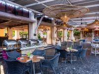 Puri Raja Hotel Hotels near Double Six