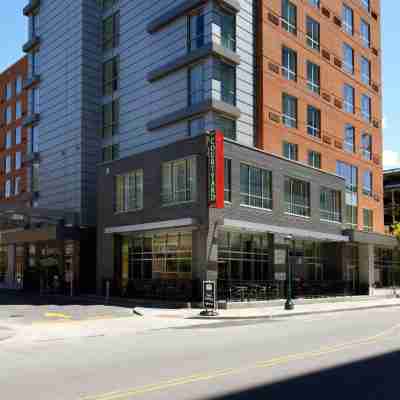 Courtyard Cleveland University Circle Hotel Exterior