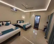 Sand Tent Beach House Hotels in Pololem