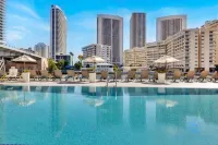 Spectacular Balcony Plus Near Beach, Gym, Pool Hotel di Hallandale Beach