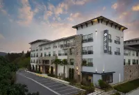 The Knoll Hotel Napa Valley, Tapestry by Hilton - parking