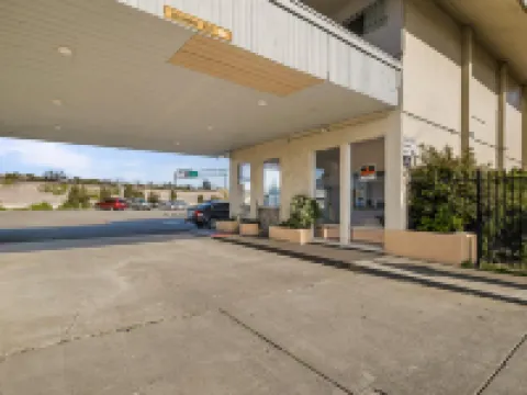 Heritage Inn Express Hayward Hotels in Hayward