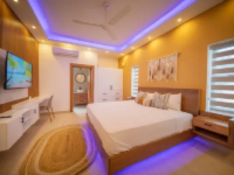 Green Palace - 7Br Luxury Villa in Sosua 3Mins from Strip Plus 24hr Security