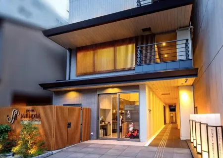 Hotel Meldia Shijo Kawaramachi Отели рядом с достопримечательностью «Haratanien»