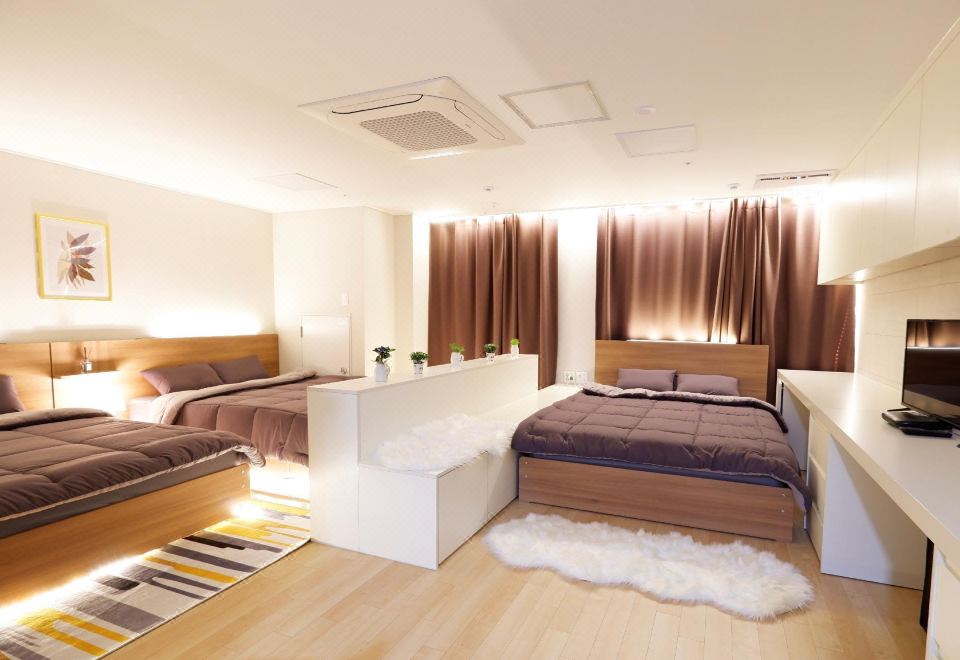 Myeong-Dong Cozy First Place Big Room 사진