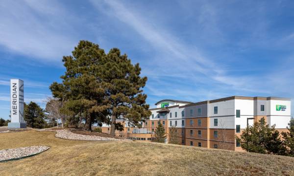Holiday Inn Express & Suites Englewood - Denver South by IHG