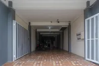 RedDoorz near Laweyan Gentan